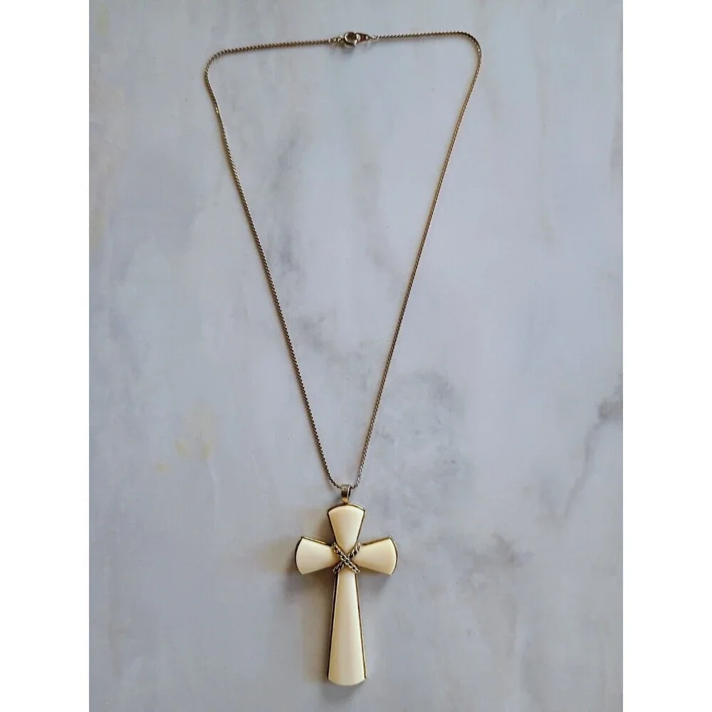 Vtg Estate Avon Beige Cross Necklace Religious Pendant - Picture 2 of 8